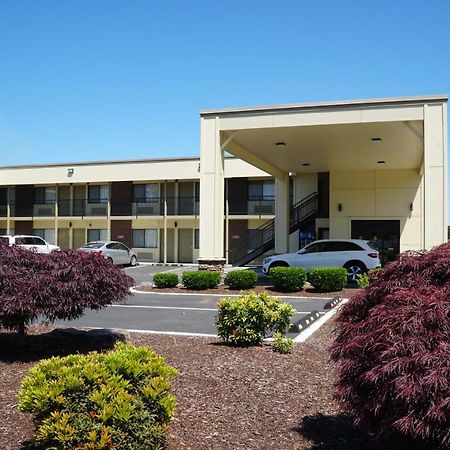 Monmouth College Inn المظهر الخارجي الصورة