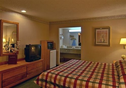 Monmouth College Inn المظهر الخارجي الصورة